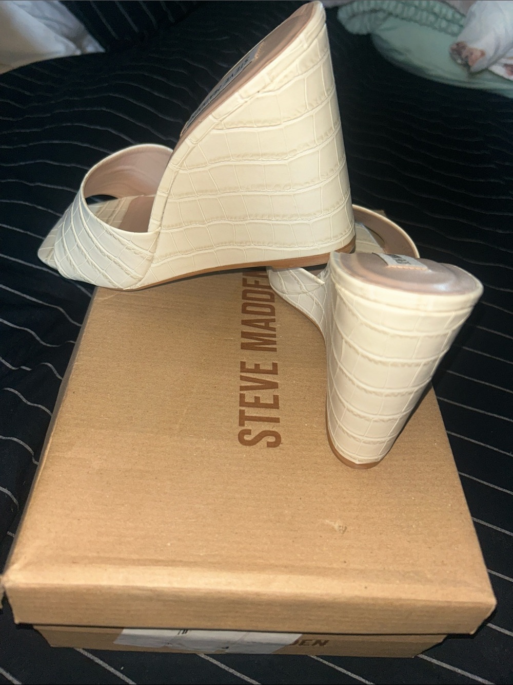 Steve Madden Veles Wedge Sandal - Bone Croc - Picture 3 of 5